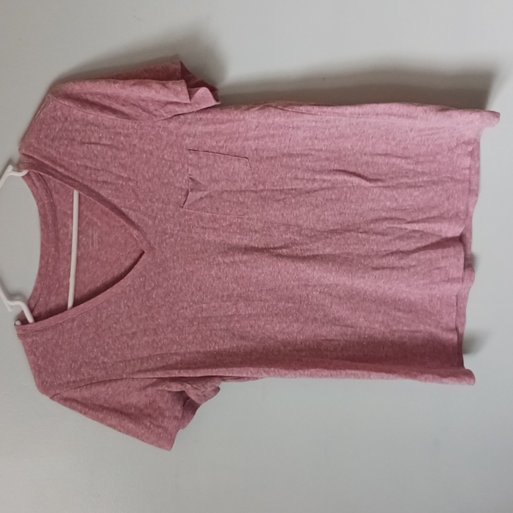 Pink universal thread t shirt